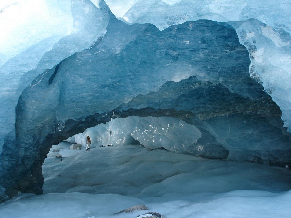 Ice cave Eisraisenwelt